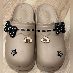 Women’s Beige Chunky Slip-On Shoes with Bow Accents Size 39/8-8.5